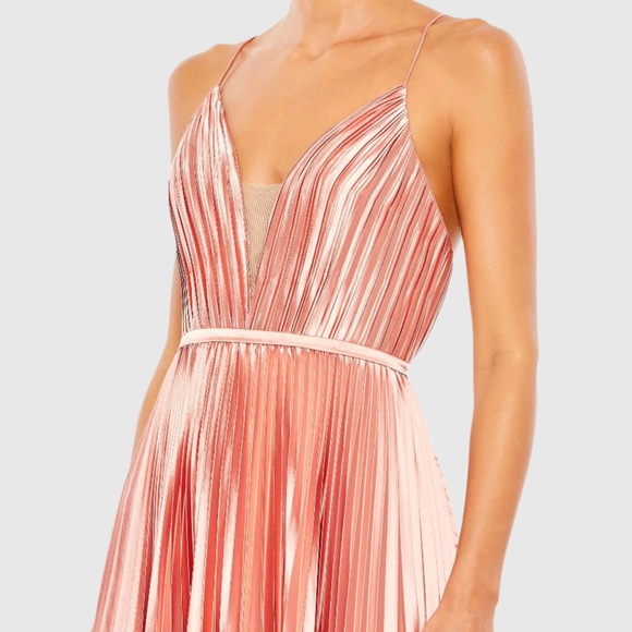 (03) ❤️ BNWT IEENA FOR MAC DUGGAL
Plunge Neck Pleated Evening Gown #49039 - Picture 2 of 9